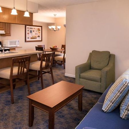 كولومبوس Charwood Suites المظهر الخارجي الصورة